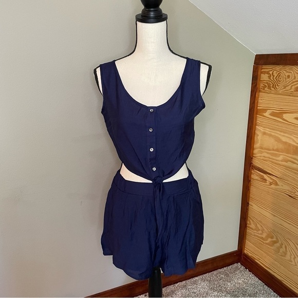 Zaful Navy Blue Sleeveless Button Up Knot Tank Top & Shorts Set Medium 6 NWT - Picture 1 of 12